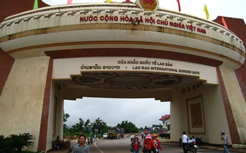 Promoting “one door-one stop” policy at Lao Bao border gate - ảnh 1